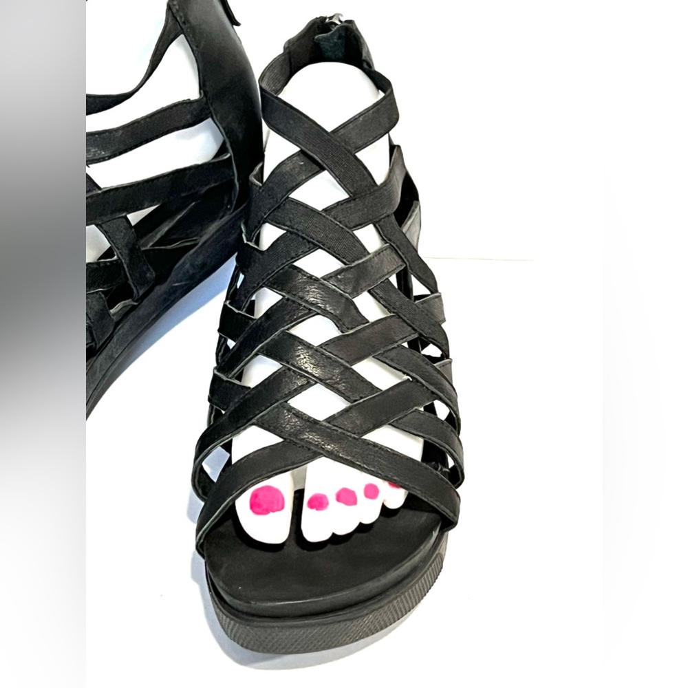 Eileen Fisher “Airy” Platform Black Strappy Sport Roman Gladiator Sandal Sz 9.5 - Picture 5 of 13